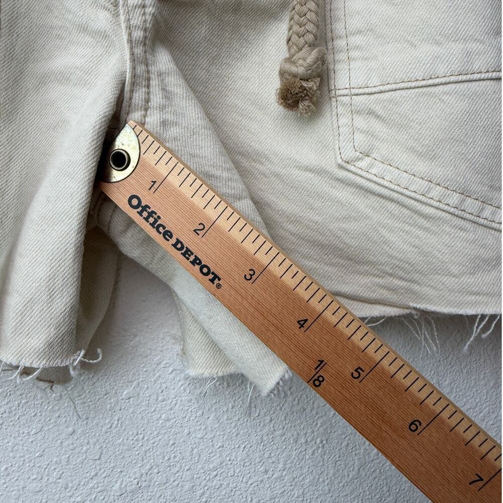 NWT We The Free Moxie Shorts Ivory Rope Belt Raw Hem Eyelet Size 26 - Picture 14 of 14